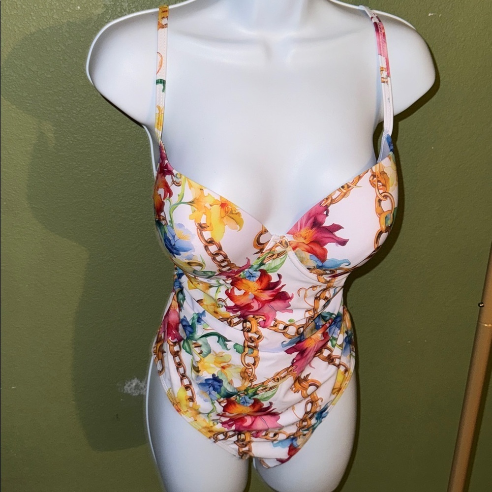 Women’s Floral Chain Print One-Piece Swimsuit - Picture 3 of 6